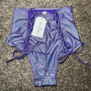 Rave Wonderland highwaisted booty shorts